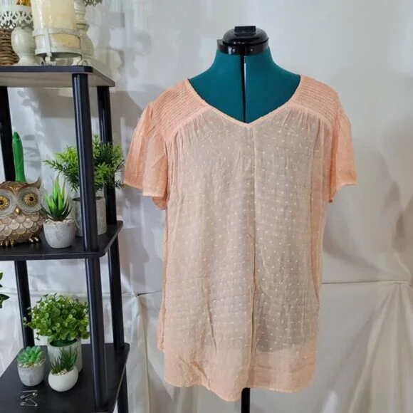 Torrid Peach Swiss Dot Smocked Top - Size Large - Picture 3 of 11